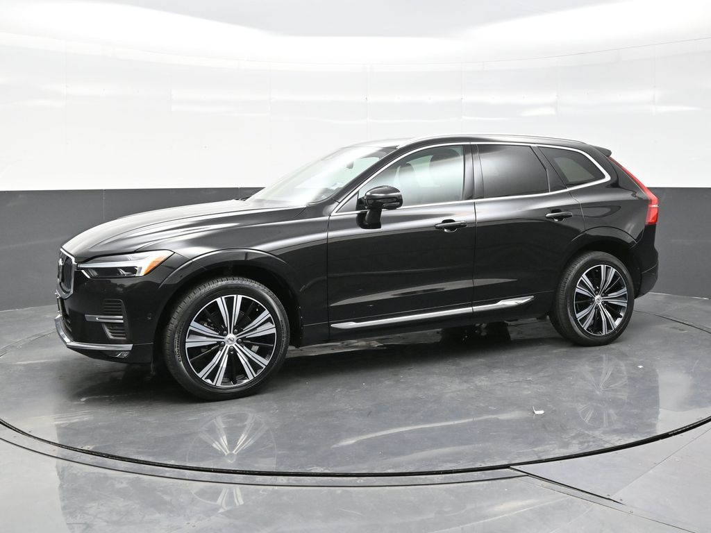 2023 Volvo XC60 B5 Plus photo 2
