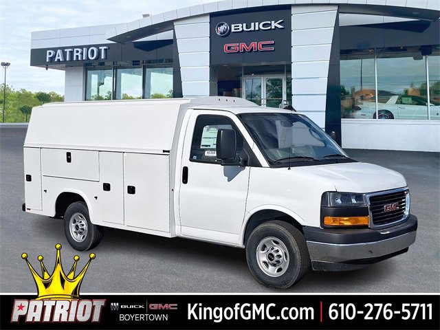 2025 GMC Savana Cutaway Work Van's photo
