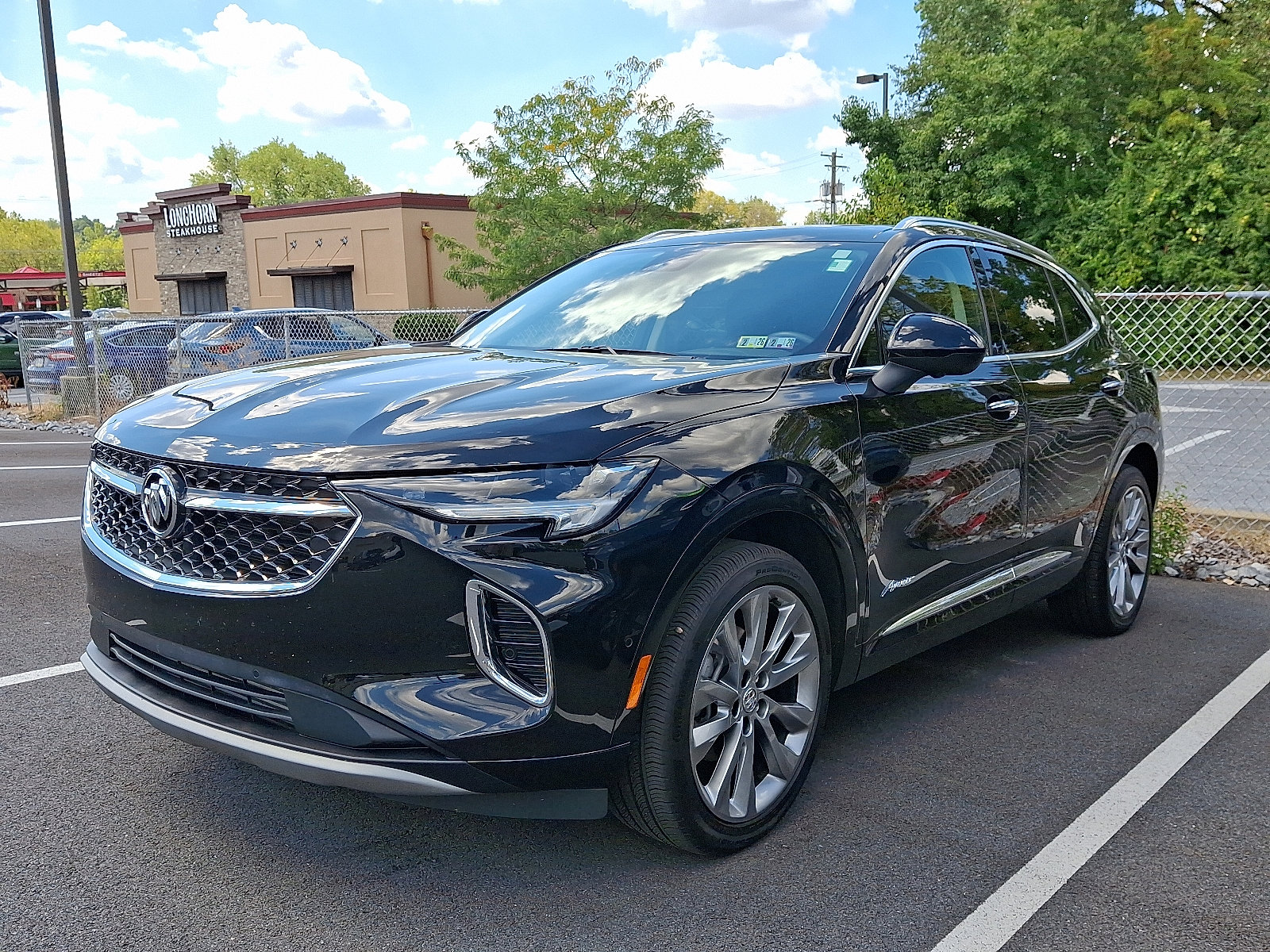 2023 Buick Envision Avenir photo 2