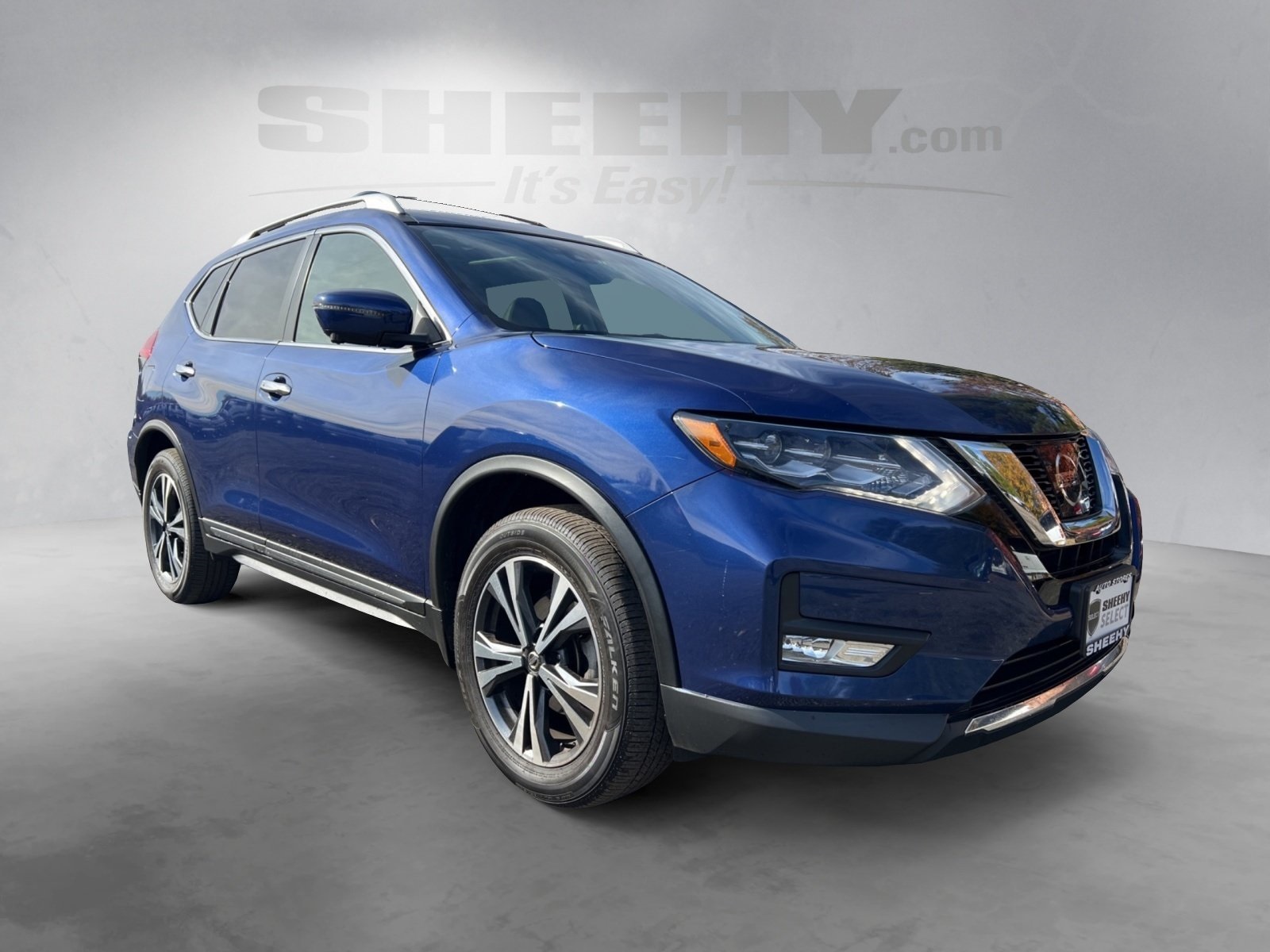 2017 Nissan Rogue SL photo 2