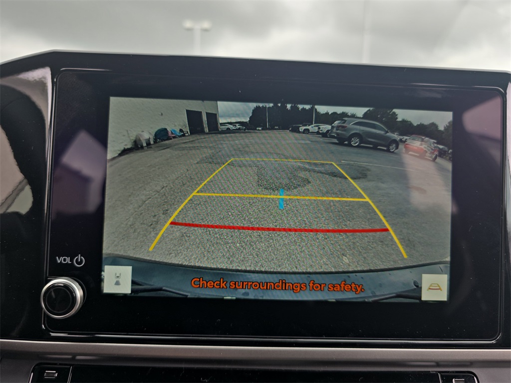2025 Toyota Camry SE photo 21