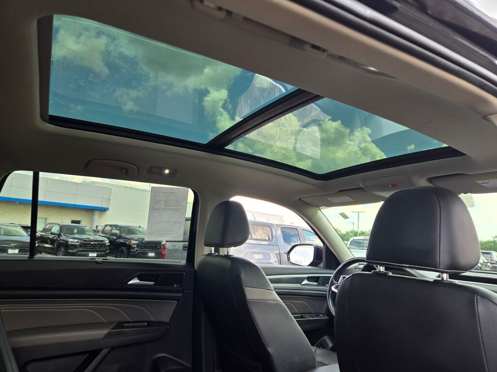 2022 Volkswagen Atlas V6 SEL Premium R-Line photo 8