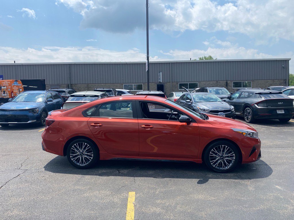 2022 Kia Forte GT-Line photo 8