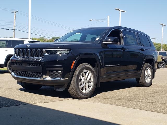 2025 Jeep Grand Cherokee Laredo photo 4