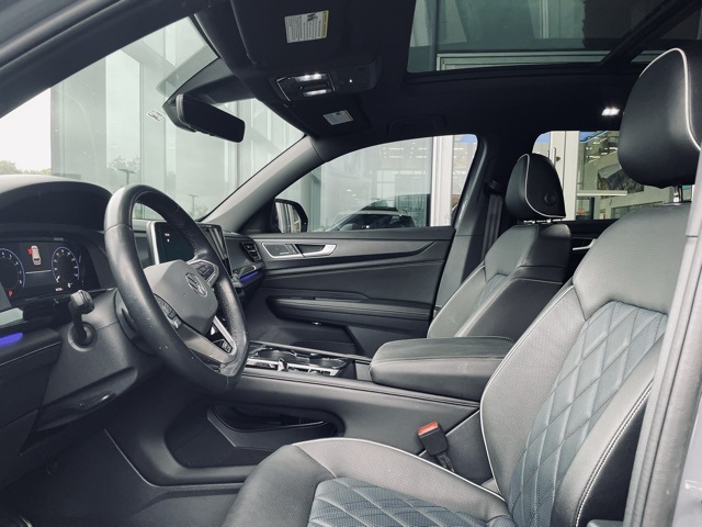 2024 Volkswagen Atlas Cross Sport SEL Premium R-Line photo 4