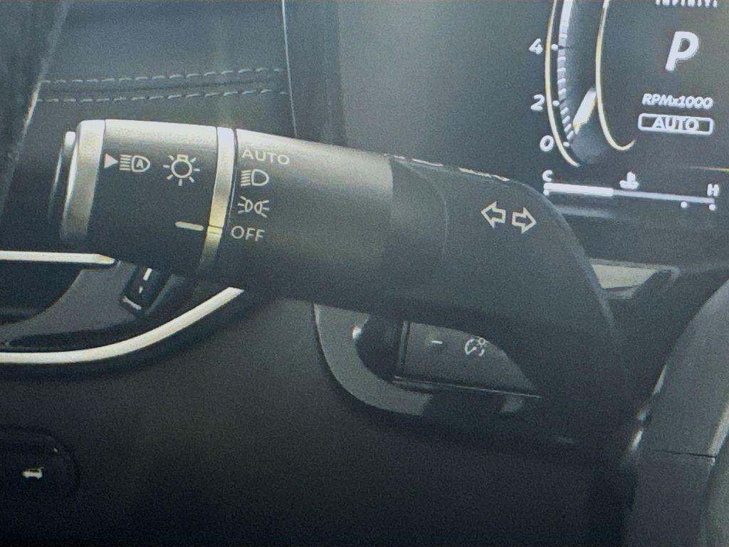 2026 Infiniti QX60 Luxe photo 10