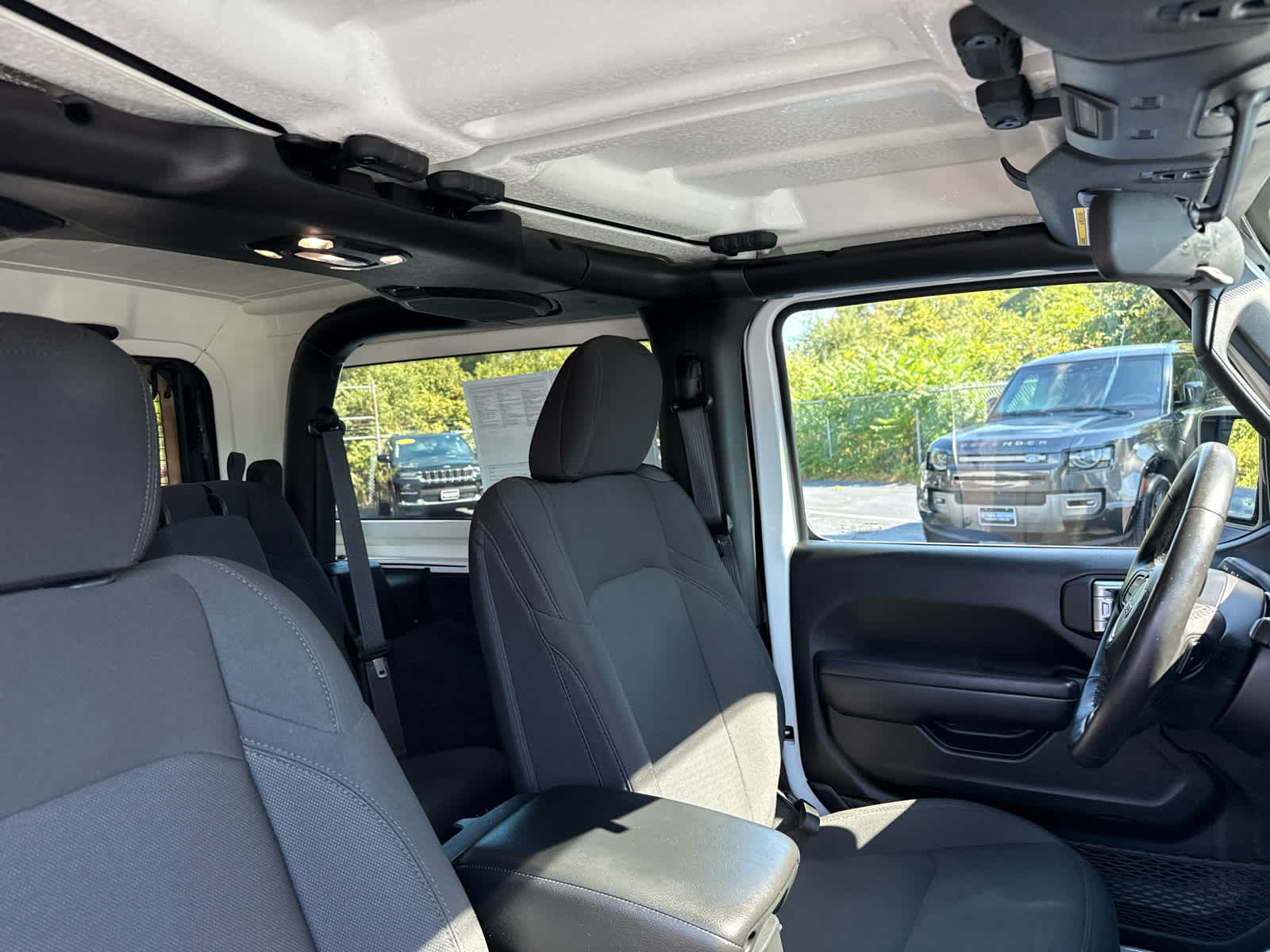 2022 Jeep Wrangler Sport S photo 23