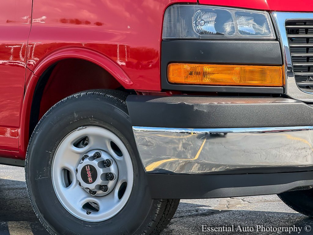 2025 Gmc Savana Cargo 3500 photo 3