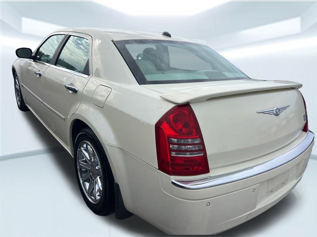 2005 Chrysler 300 C Base photo 15