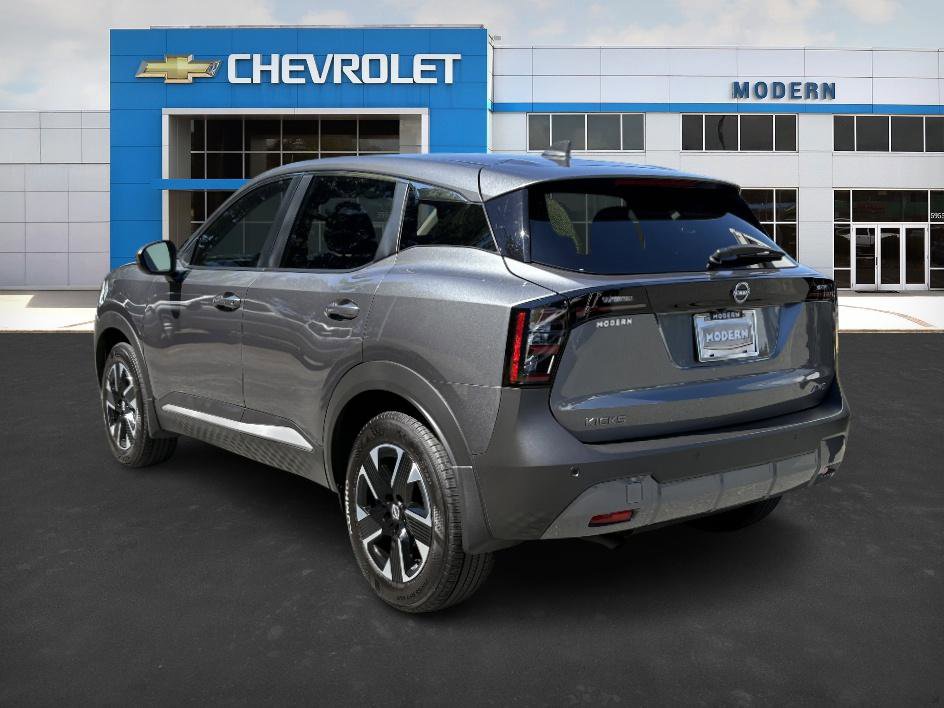 2025 Nissan Kicks SV photo 2
