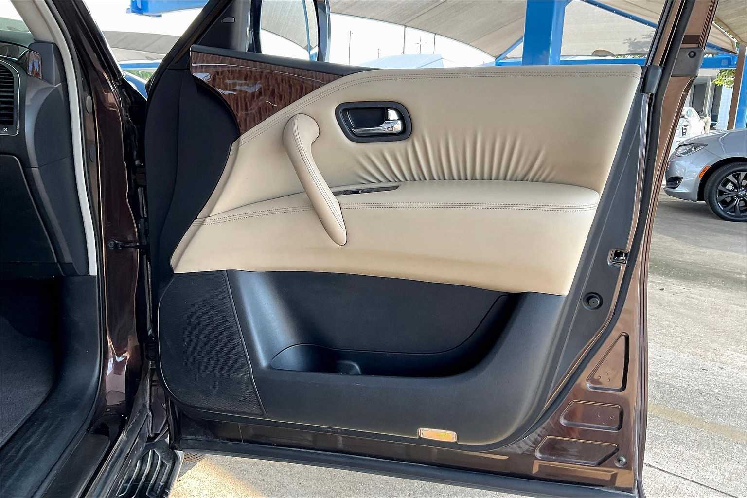 2017 Nissan Armada Platinum photo 21