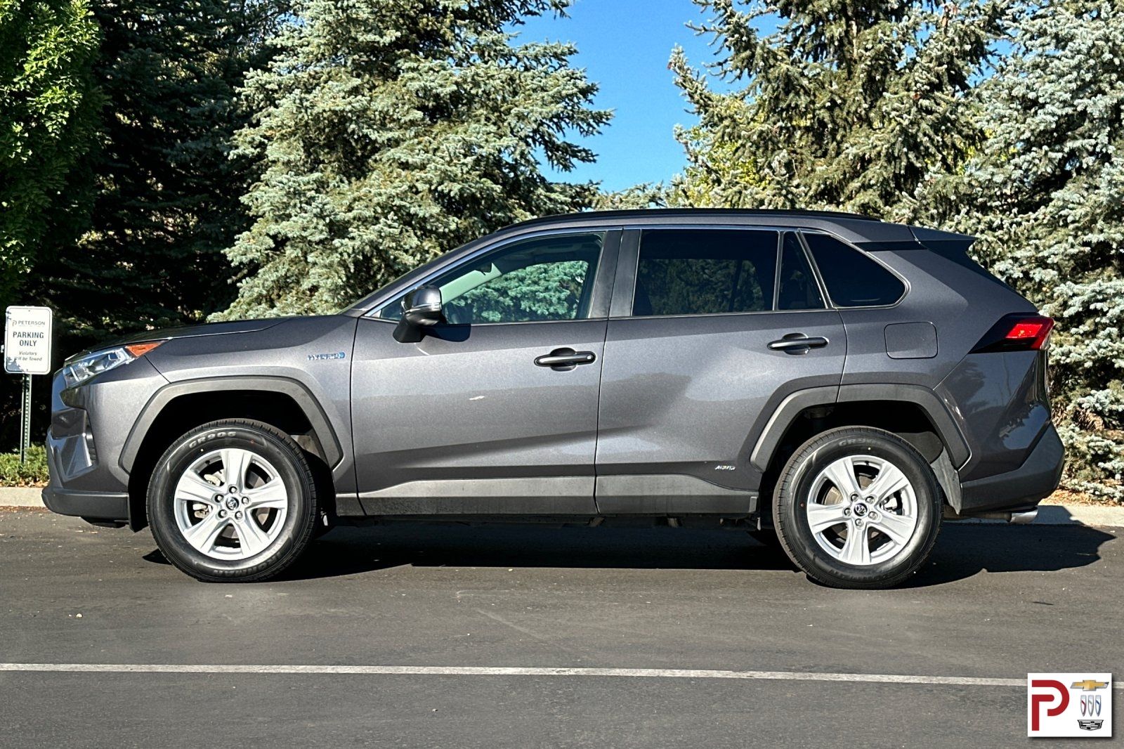 2020 Toyota RAV4 Hybrid XLE photo 6