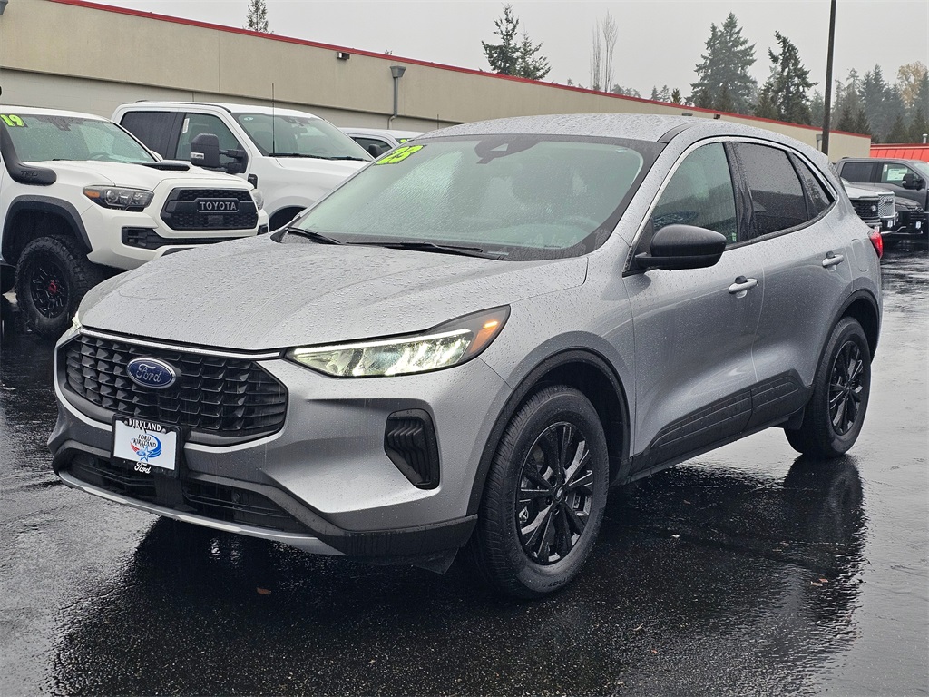 2023 Ford Escape Active photo 3