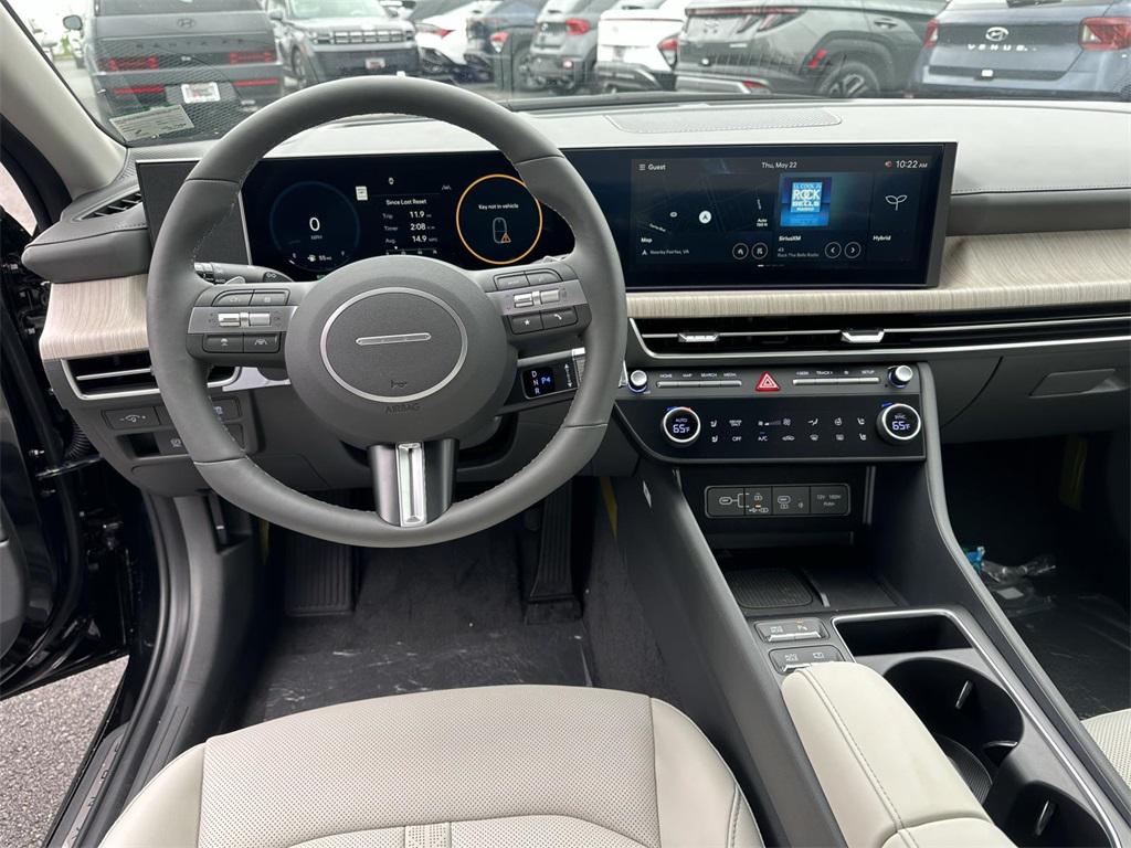 2025 Hyundai Sonata Hybrid Limited photo 2