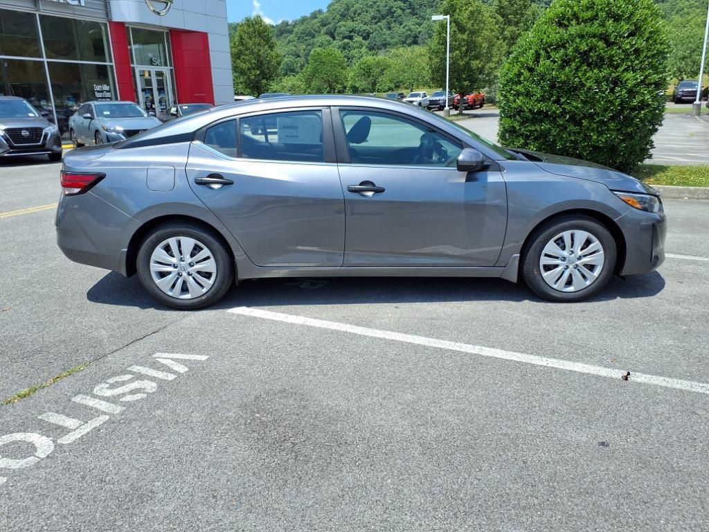 2025 Nissan Sentra S photo 2