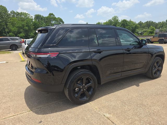 2025 Jeep Grand Cherokee Limited photo 4