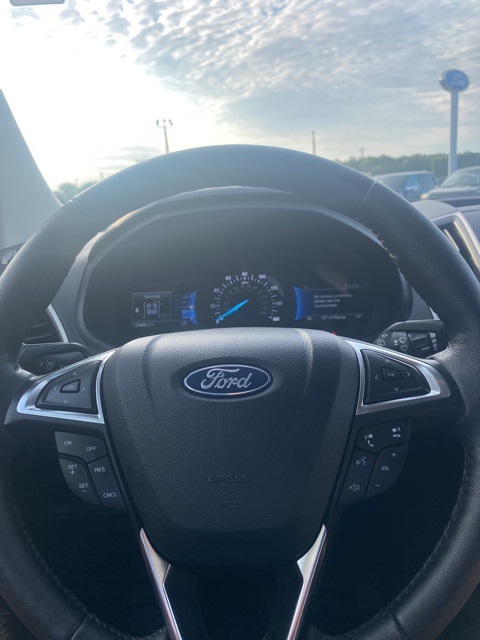 2022 Ford Edge SEL photo 24
