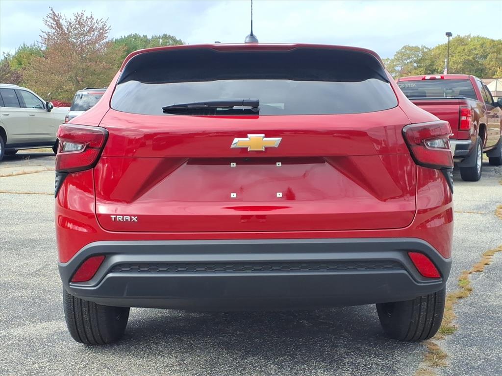 2026 Chevrolet Trax LS photo 4