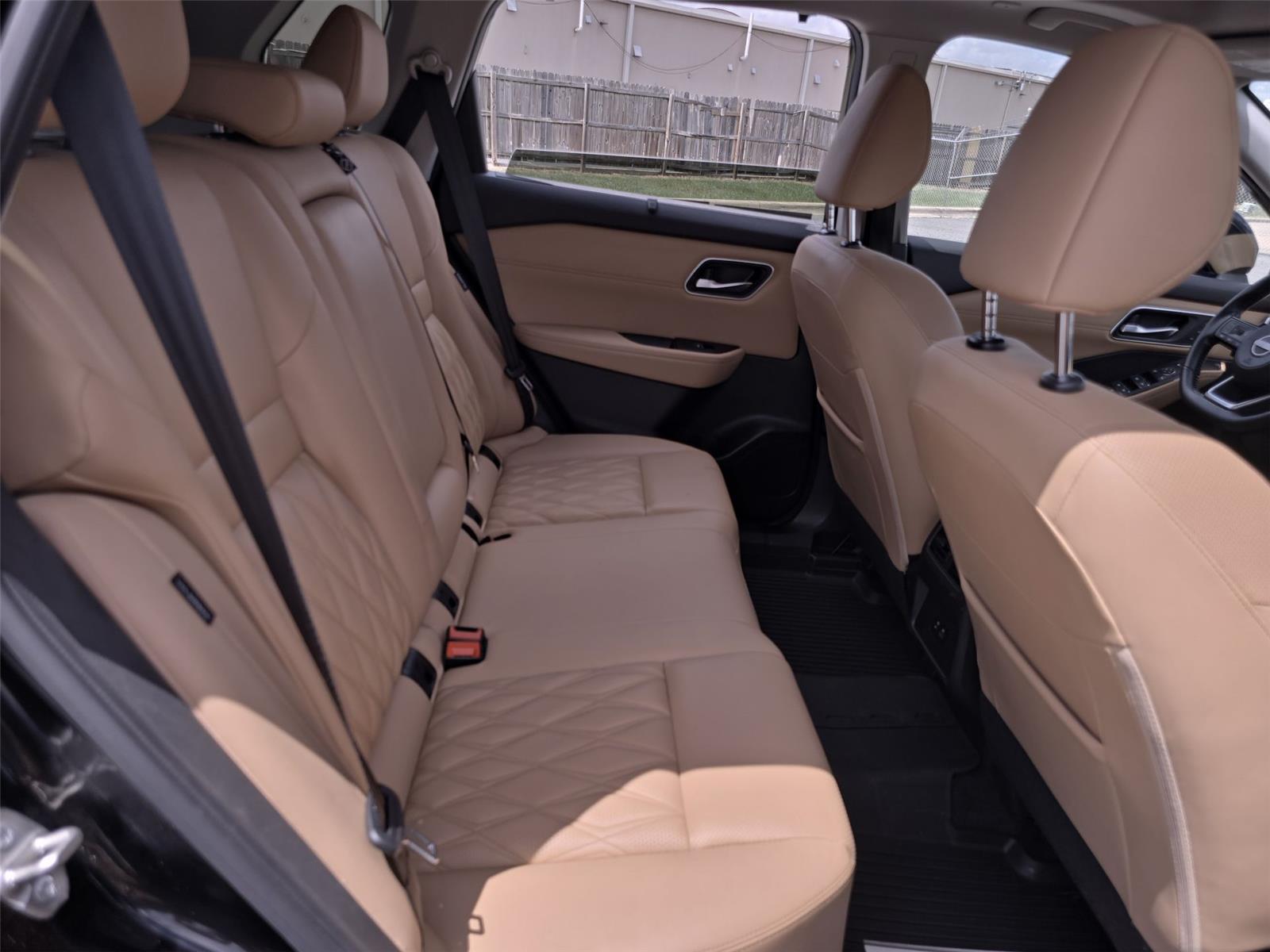 2023 Nissan Rogue Platinum photo 28