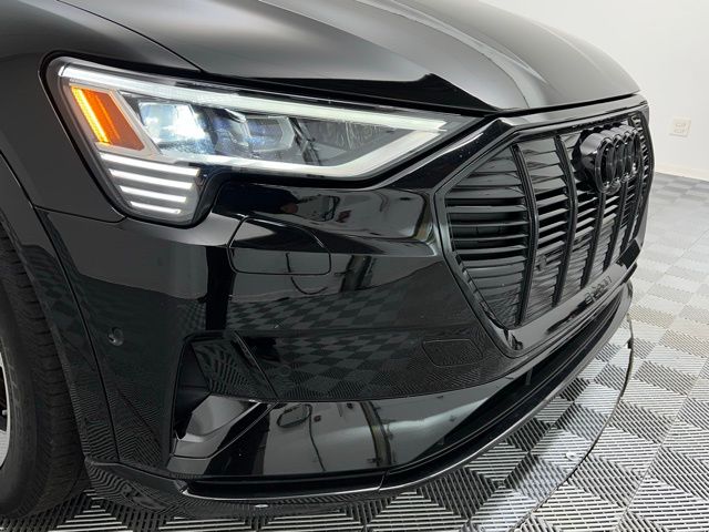 2023 Audi e-tron Premium photo 4