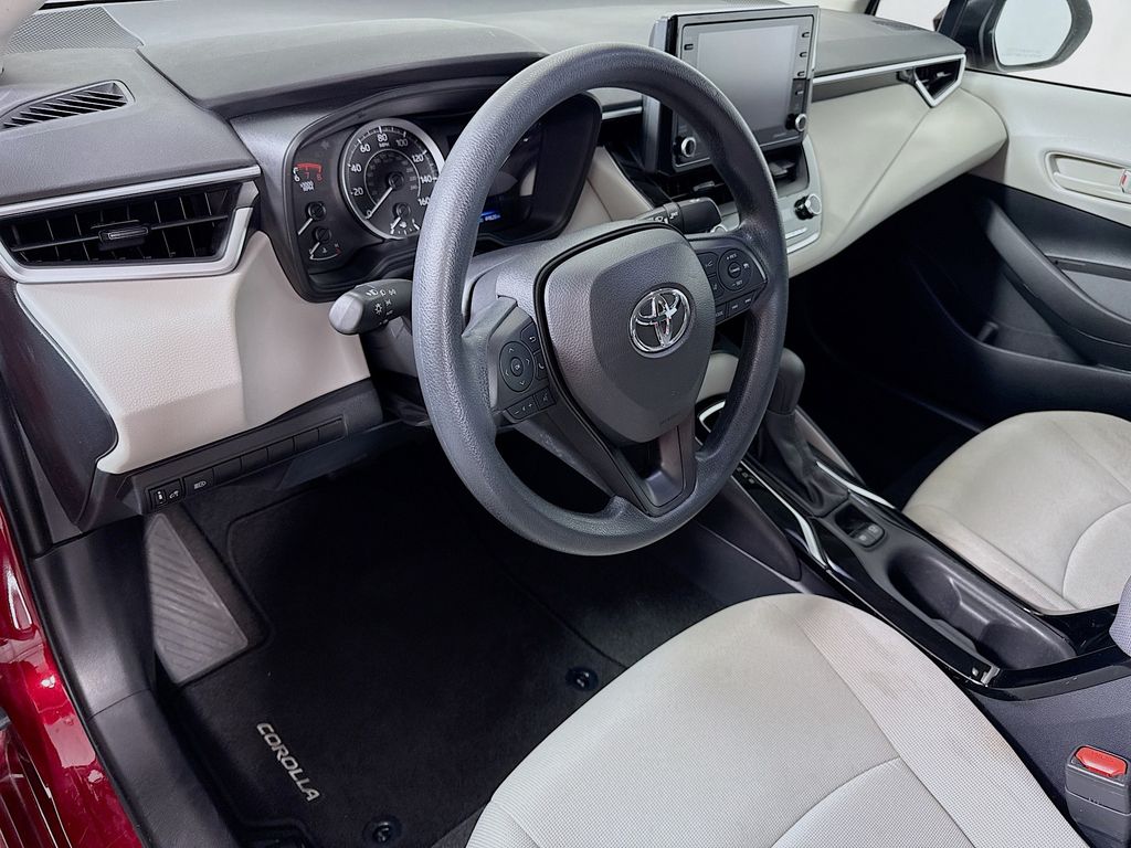 2022 Toyota Corolla LE photo 9