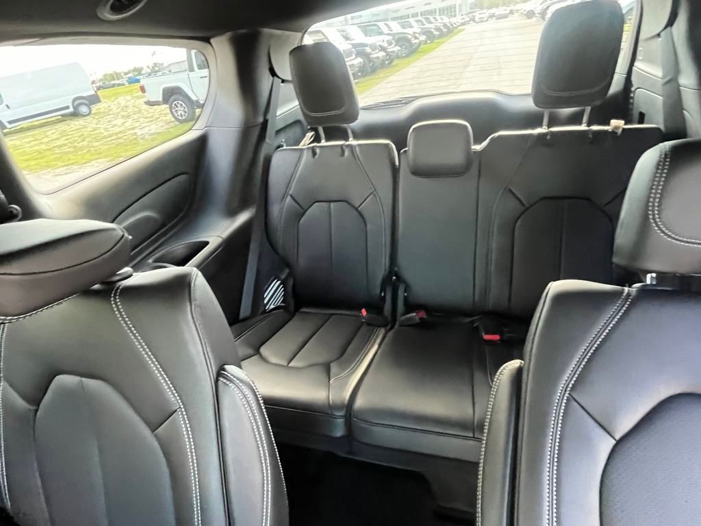 2025 Chrysler Pacifica photo 27