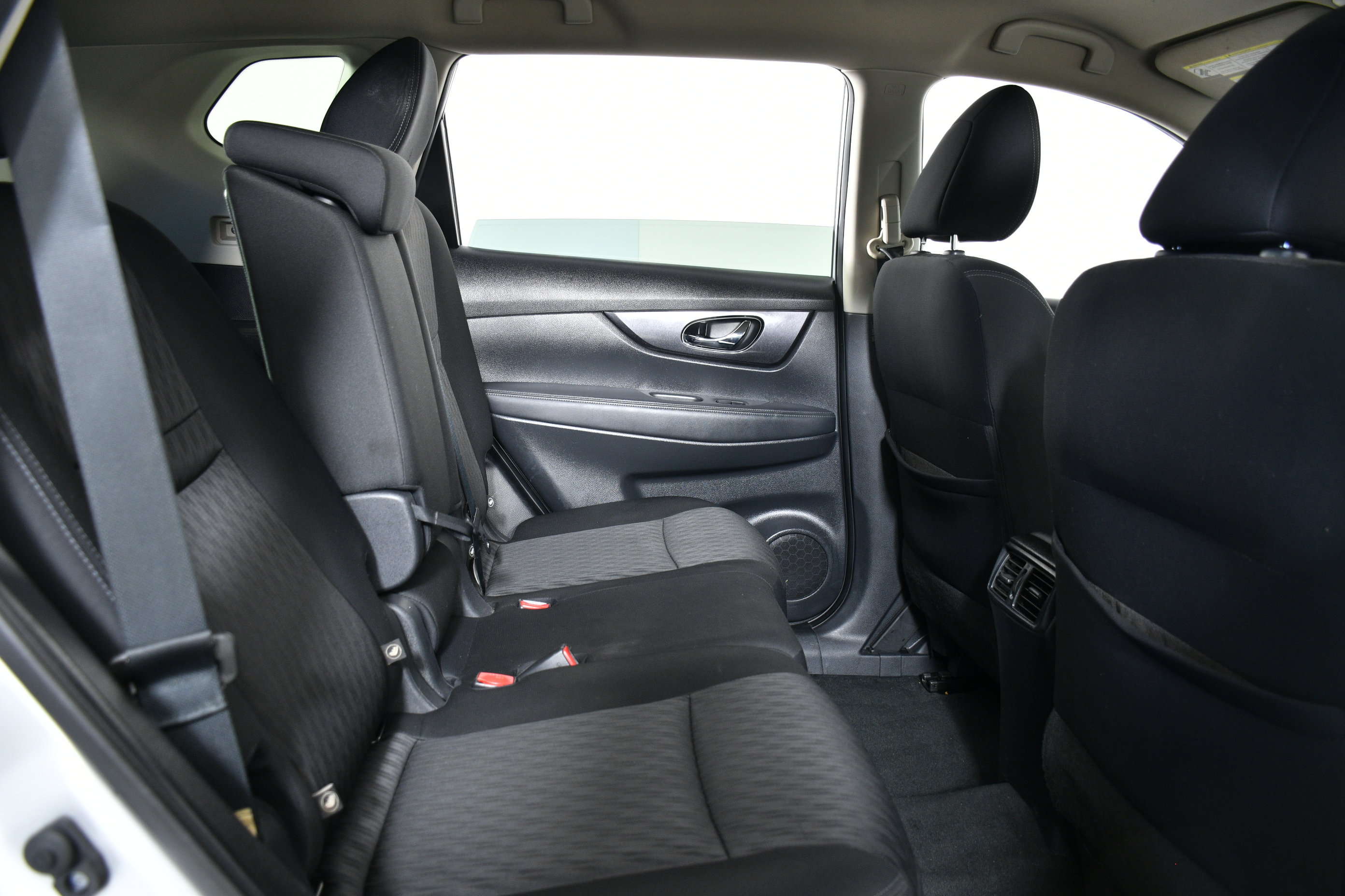 2020 Nissan Rogue SV photo 21