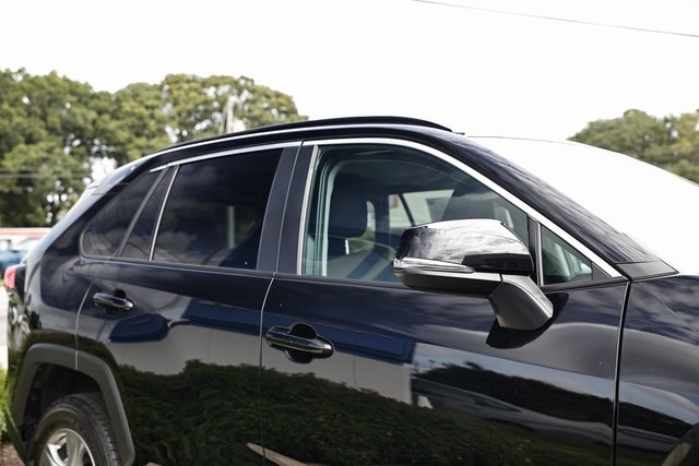 2024 Toyota RAV4 Hybrid XLE photo 11