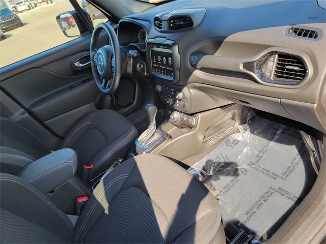 2022 Jeep Renegade Altitude photo 17