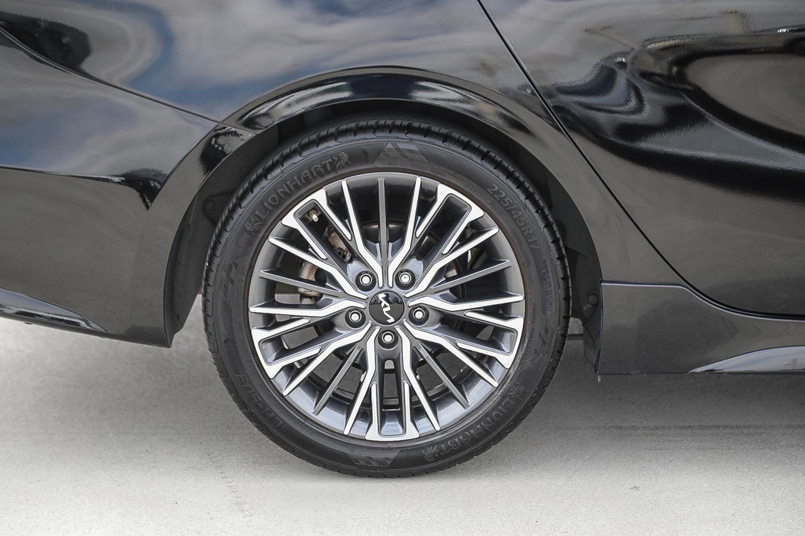 2023 Kia Forte GT-Line photo 10