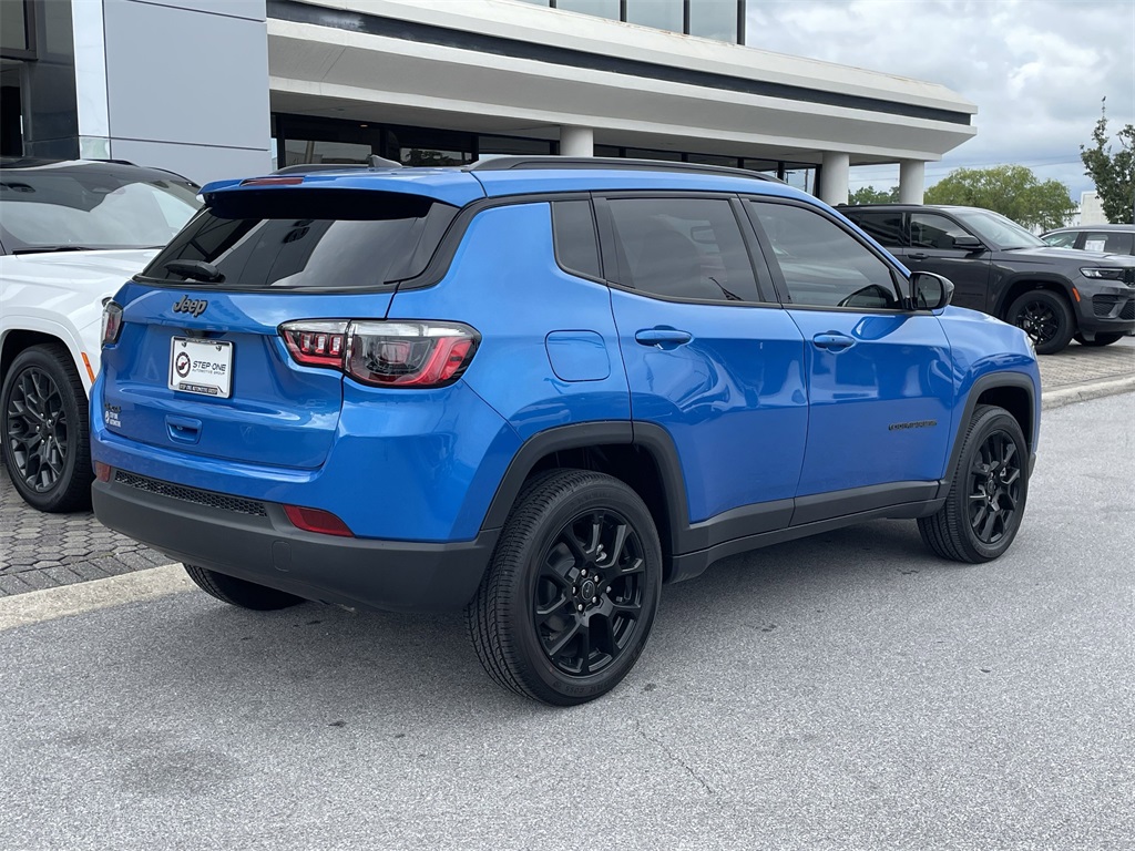 2025 Jeep Compass Latitude photo 4