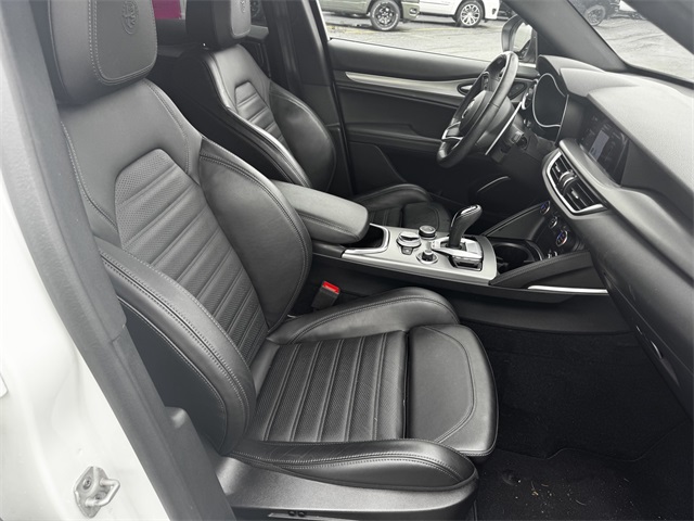 2022 Alfa Romeo Stelvio Ti Sport photo 14