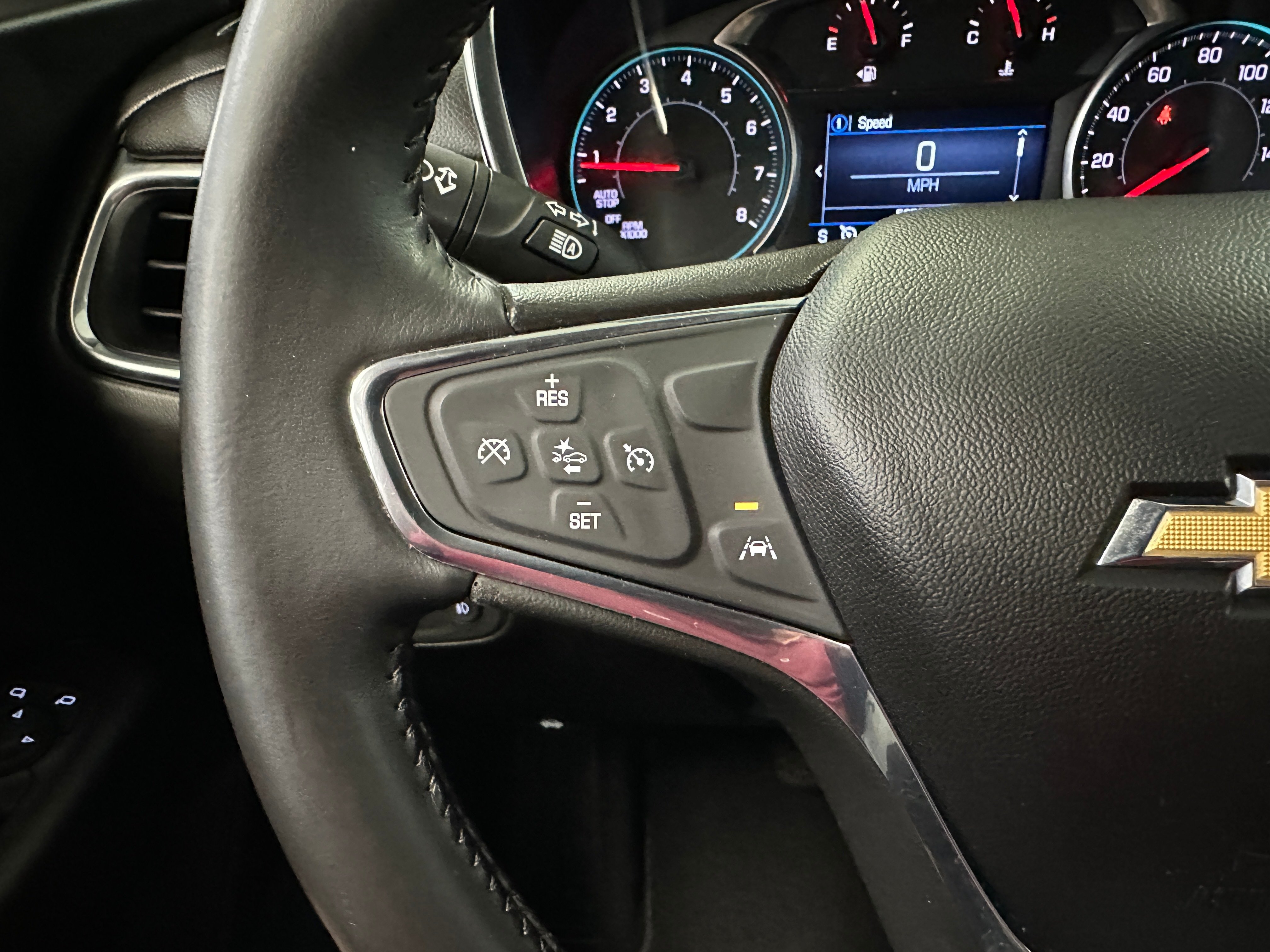 2020 Chevrolet Equinox LT photo 2