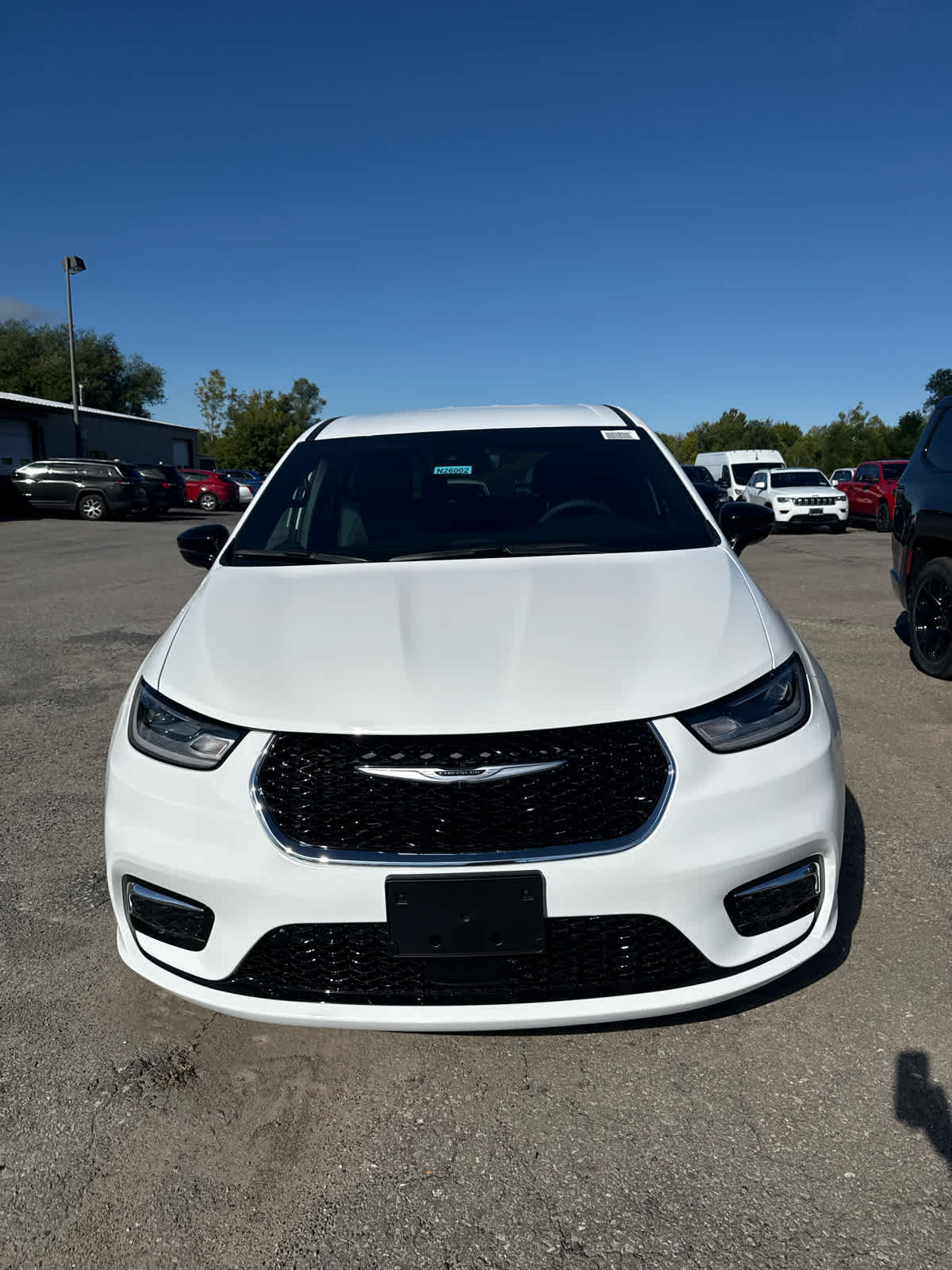 2026 Chrysler Pacifica photo 2