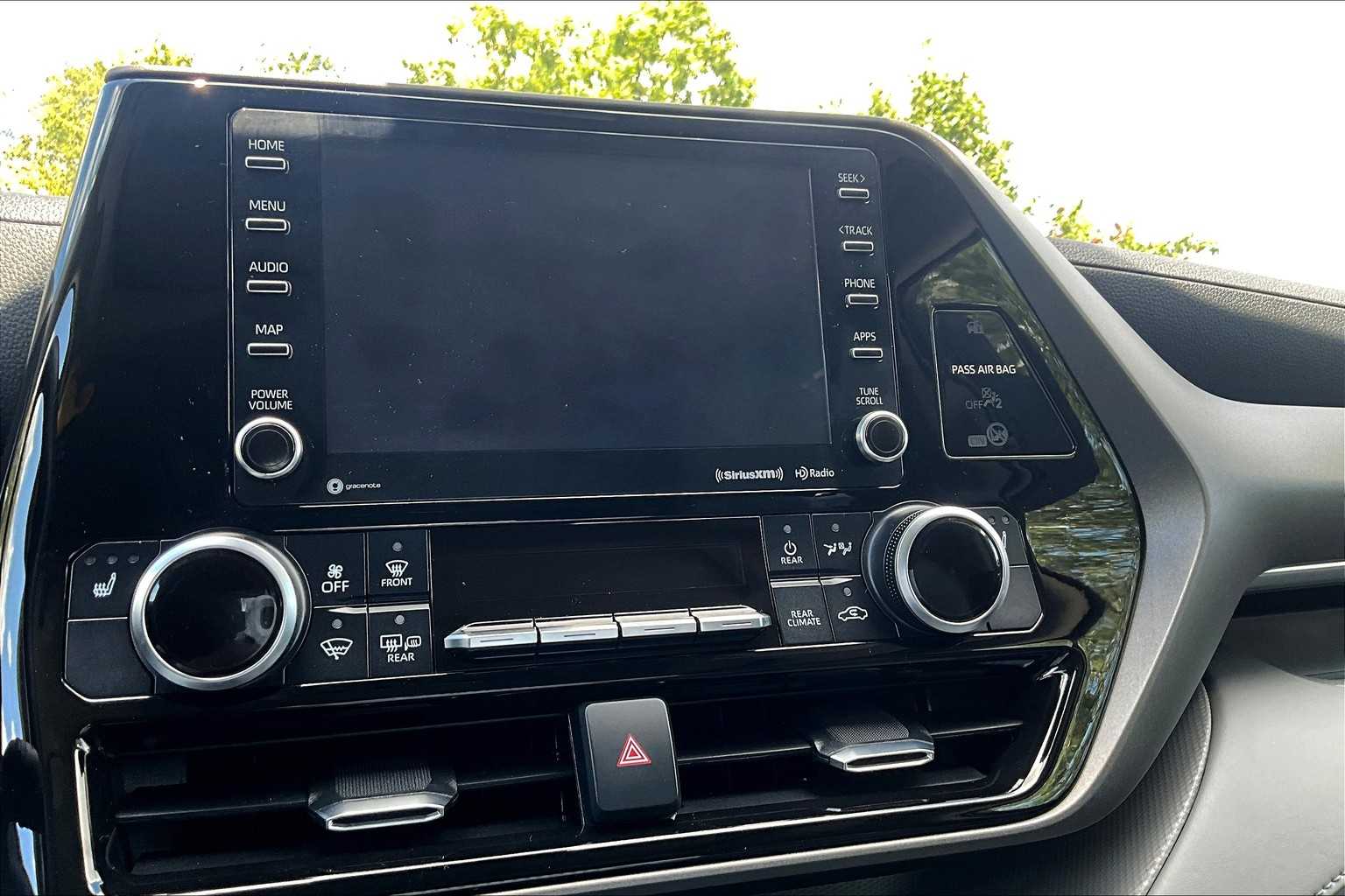 2022 Toyota Highlander XLE photo 32