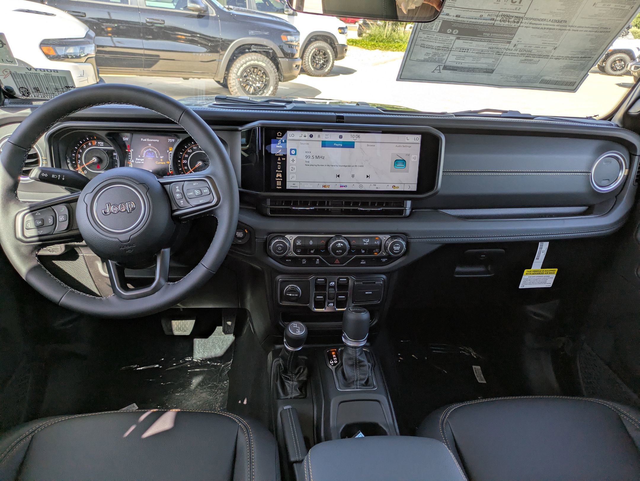 2025 Jeep Gladiator Sport photo 12