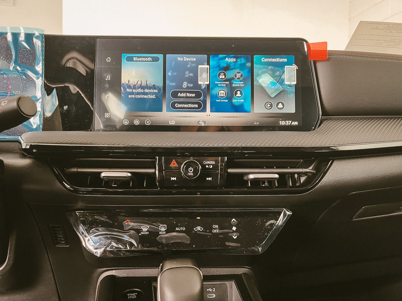 2026 Nissan Kicks SR photo 12