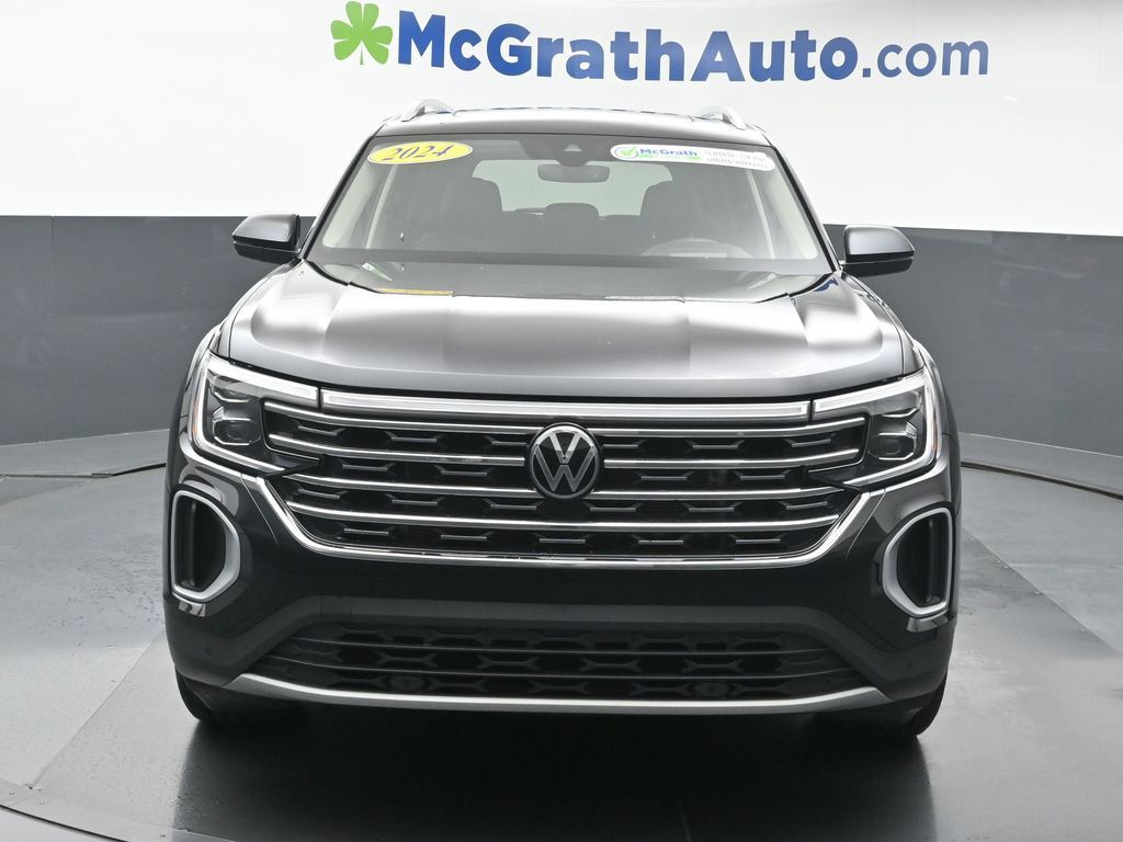 2024 Volkswagen Atlas SEL photo 2
