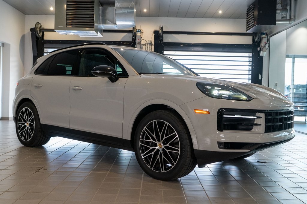2024 Porsche Cayenne photo 7