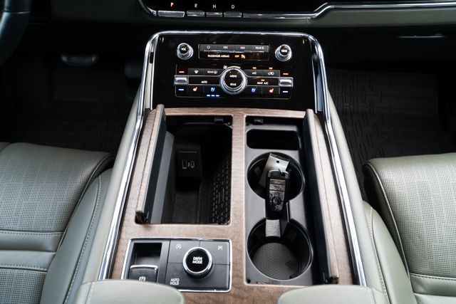 2023 Lincoln Navigator Black Label photo 23