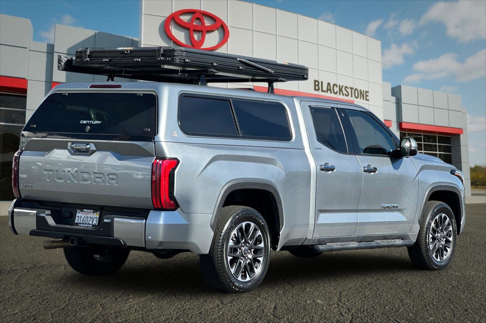 2023 Toyota Tundra Limited photo 3