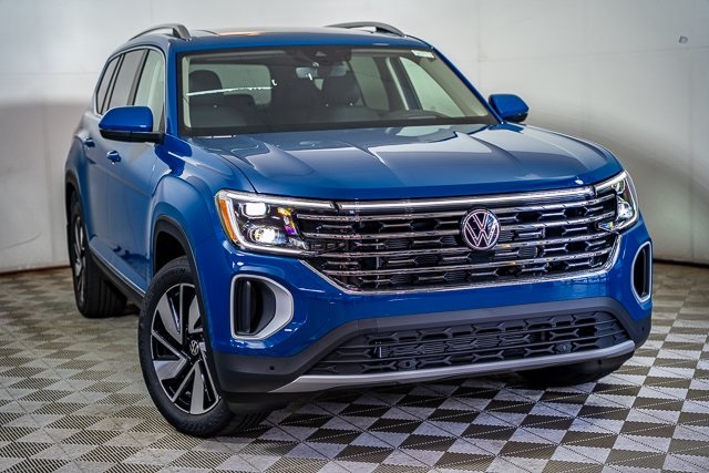 2025 Volkswagen Atlas SEL photo 3