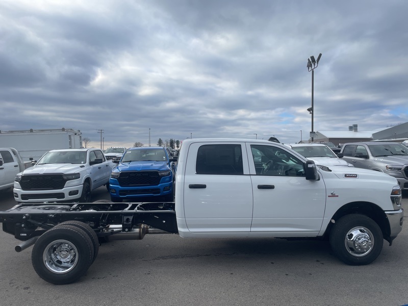 2026 Ram 3500 Tradesman photo 2
