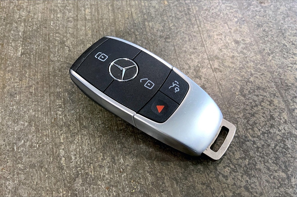 2022 Mercedes Benz GLC 300 photo 11