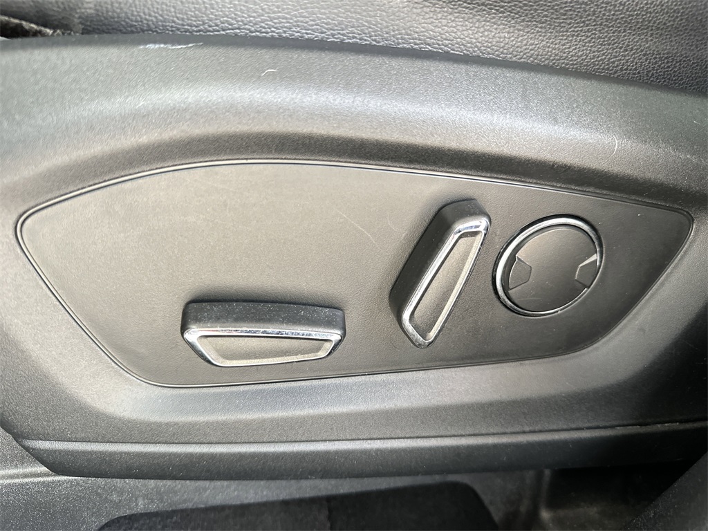 2020 Ford Explorer Limited photo 10