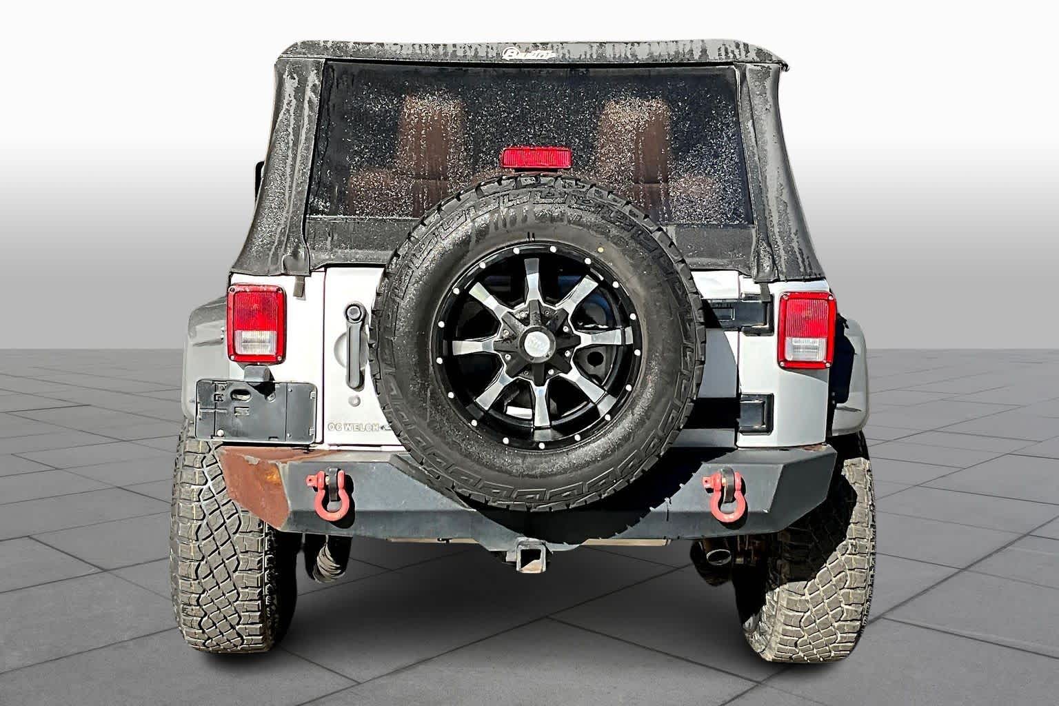 2011 Jeep Wrangler Sahara photo 4