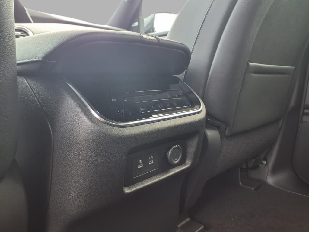 2025 Nissan Armada Platinum Reserve photo 21