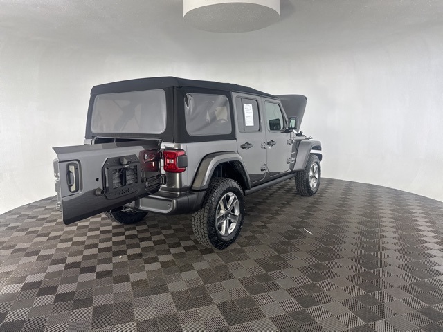2021 Jeep Wrangler Unlimited Sahara photo 9