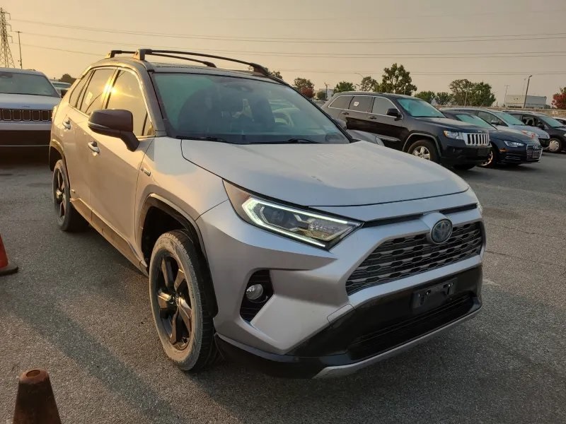 2019 Toyota RAV4 Hybrid XSE photo 2