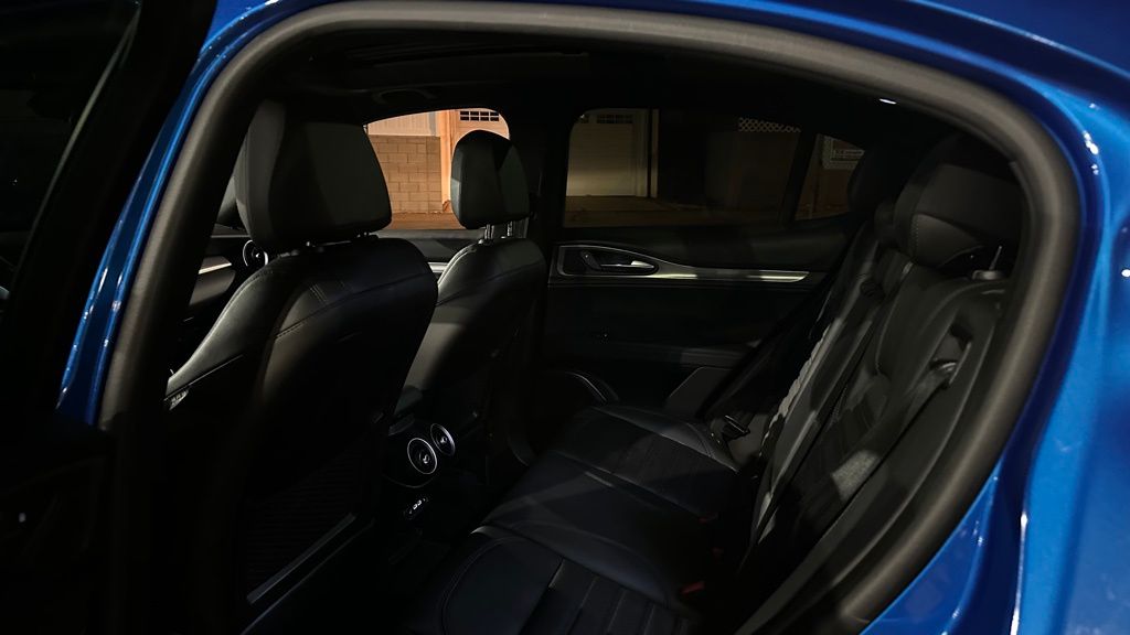 2022 Alfa Romeo Stelvio Ti photo 9